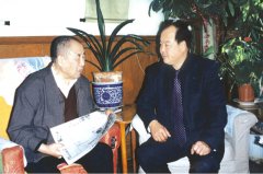 中共中央原副主席李德生(shēng)在家中親切接見(jiàn)劉希山教授